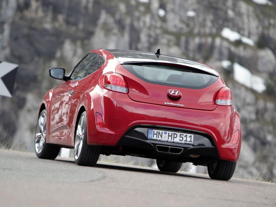  Hyundai Veloster 2011 года  (фото 36 из 184)